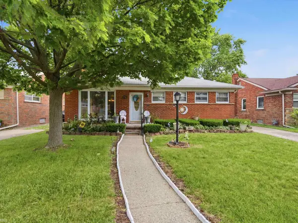 17101 Sprenger AVE, Eastpointe, MI 48021