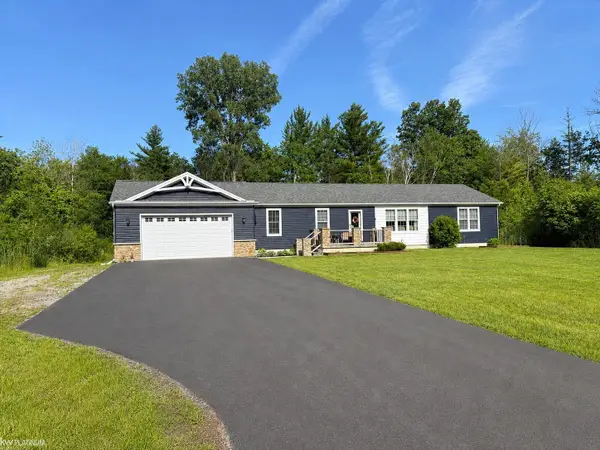 909 S Allen RD, St, MI 48079