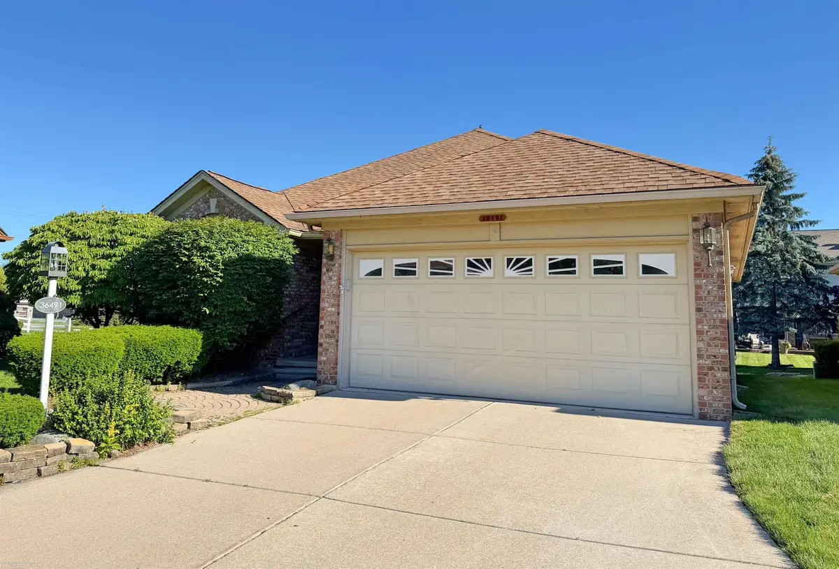 36491 Saddlebred CT, Clinton Township, MI 48035 - #1