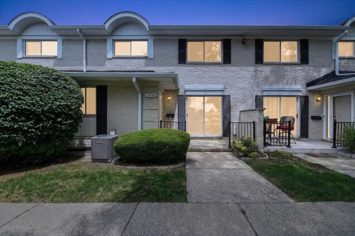 8503 Winchester Dr DR, Sterling Heights, MI 48313 - #1