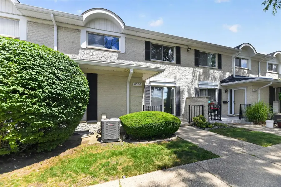 8503 Winchester Dr DR, Sterling Heights, MI 48313 - #3