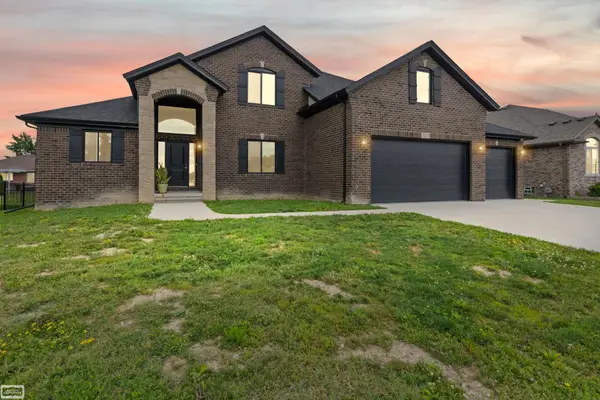 53253 Sams LN, Chesterfield, MI 48047