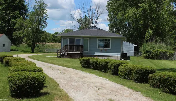 7938 River RD, Cottrellville, MI 48039