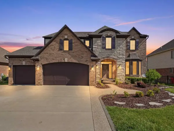 21917 Bellewood DR, Macomb, MI 48044