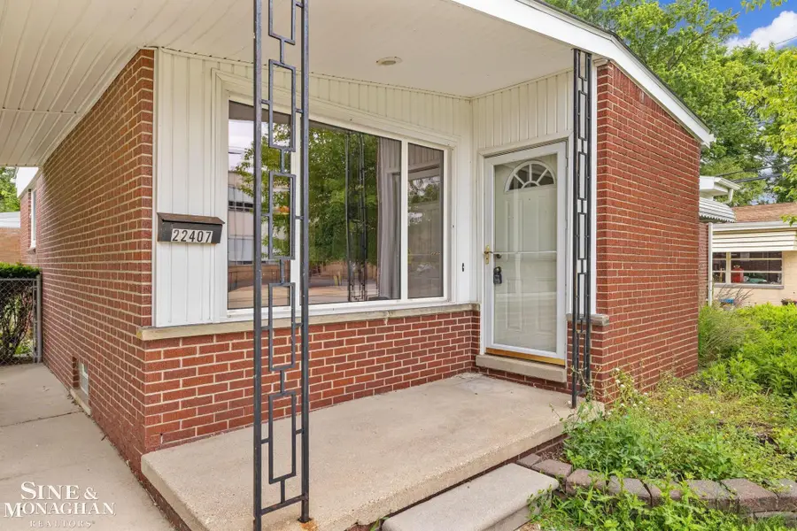22407 Saint Joan ST, Saint Clair Shores, MI 48080 - #2