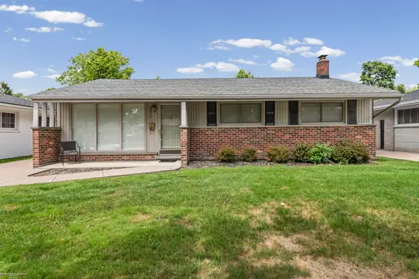 22943 Edgewood ST, StClairShores, MI 48080
