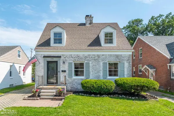1776 Hampton RD, GrossePointeWoods, MI 48236