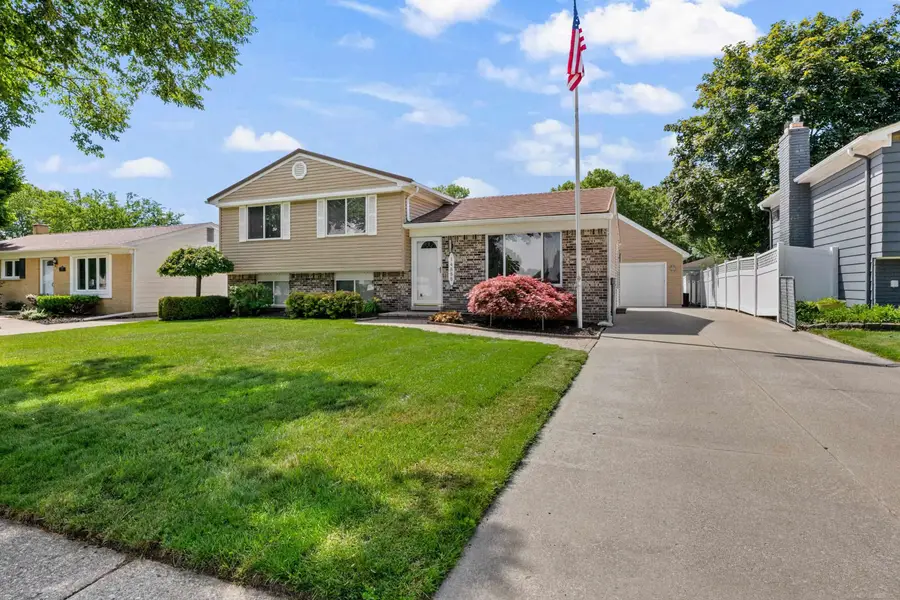 14890 Alma DR, Sterling Heights, MI 48313 - #3