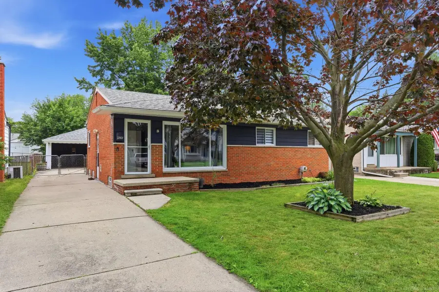 22507 Socia ST, Saint Clair Shores, MI 48082 - #2