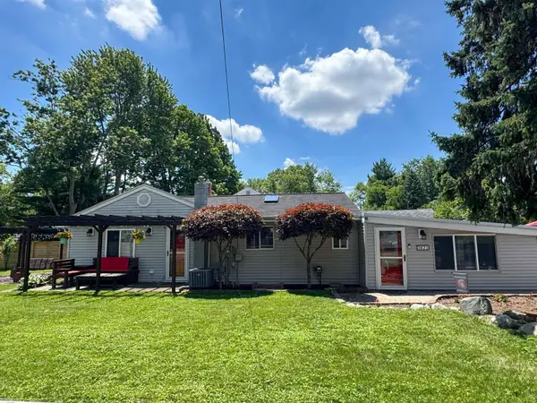 3821 Dunning RD, RochesterHills, MI 48309