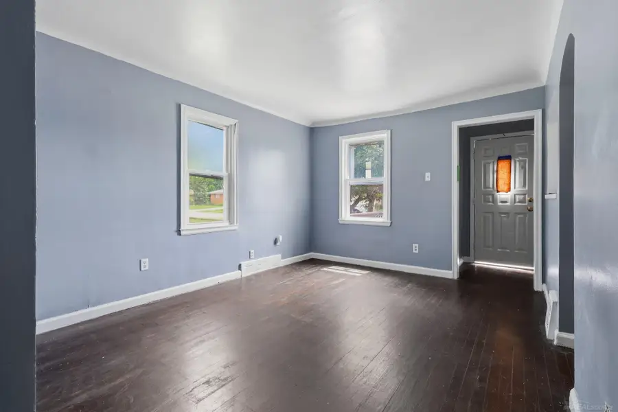 18545 Huntington AVE, Harper Woods, MI 48225 - #3