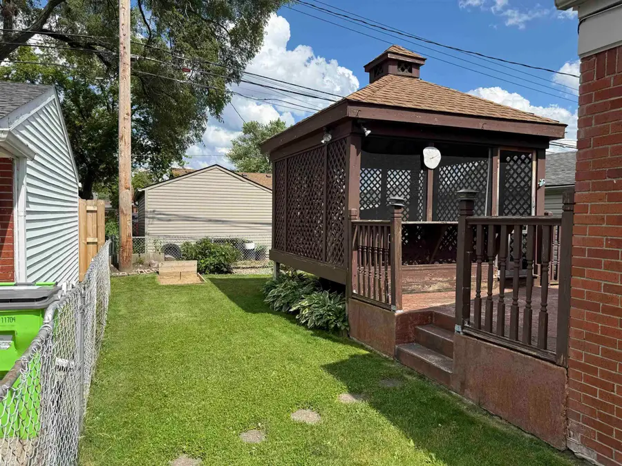 28460 Hollywood ST, Roseville, MI 48066 - #3