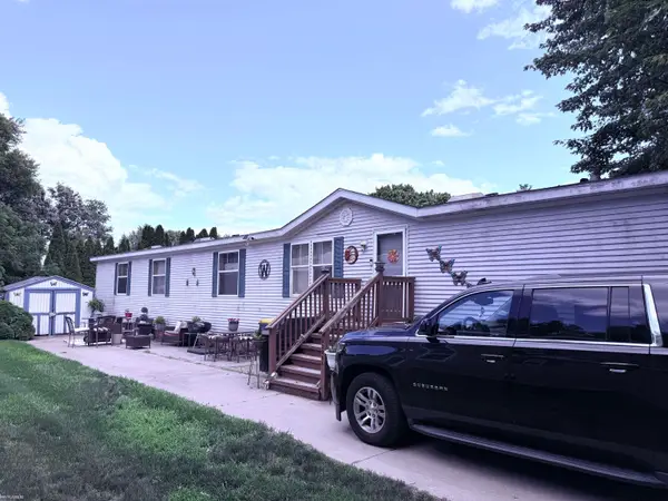 43864 Eureka RD, ClintonTownship, MI 48036