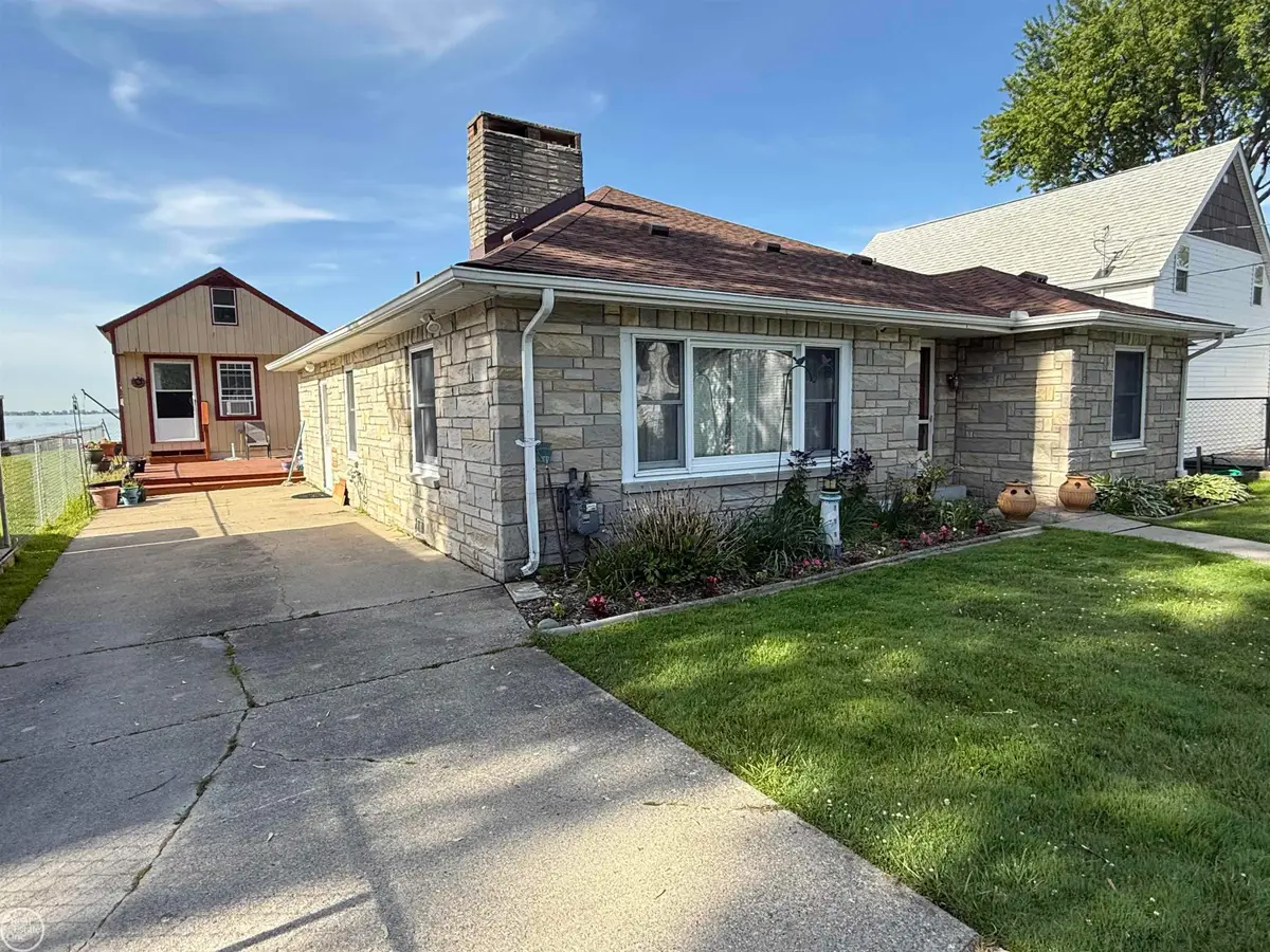 8473 Dixie HWY, Fair Haven, MI 48023 - #1