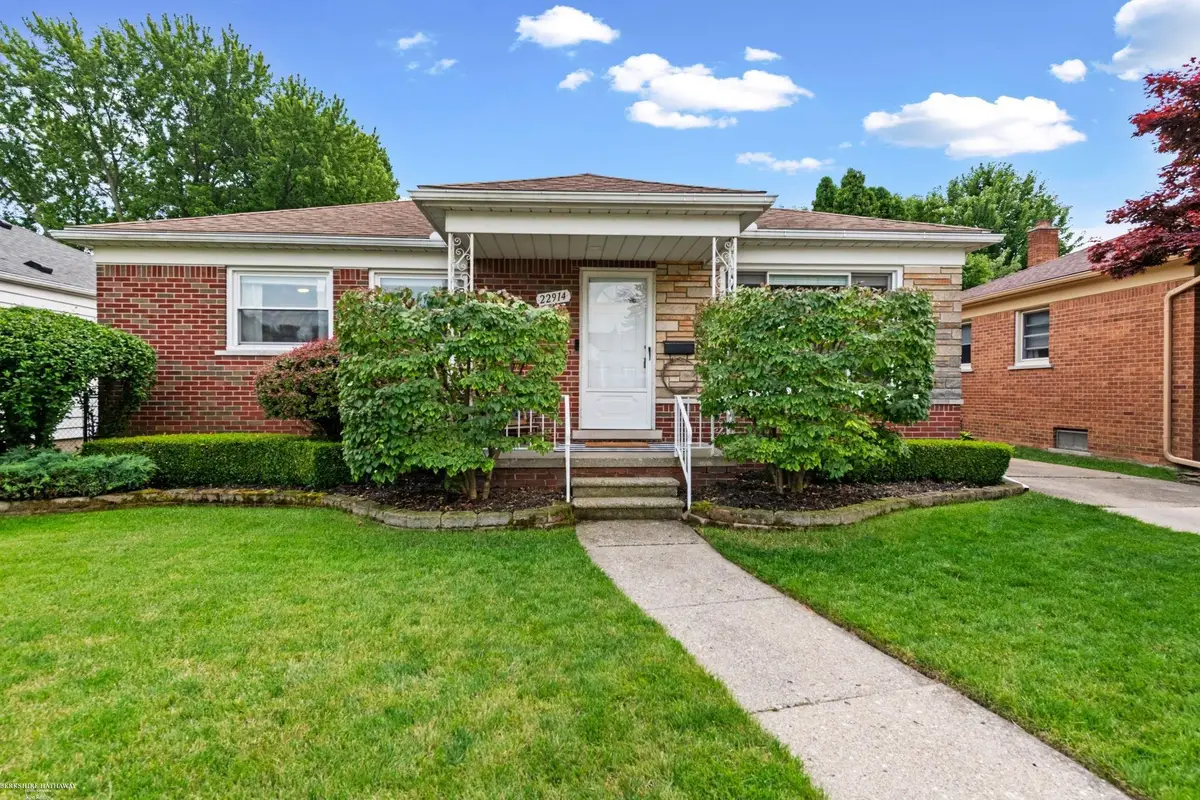 22914 Lincoln ST, Saint Clair Shores, MI 48082 - #1