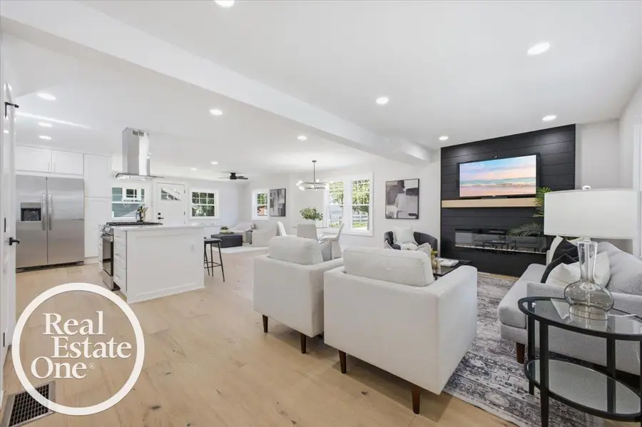 819 Notre Dame ST, Grosse Pointe, MI 48230 - #3