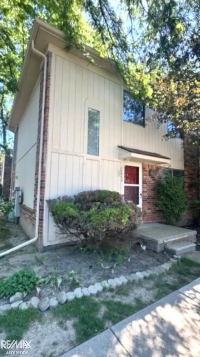 40869 Highpointe DR, Clinton, MI 48038 - #1