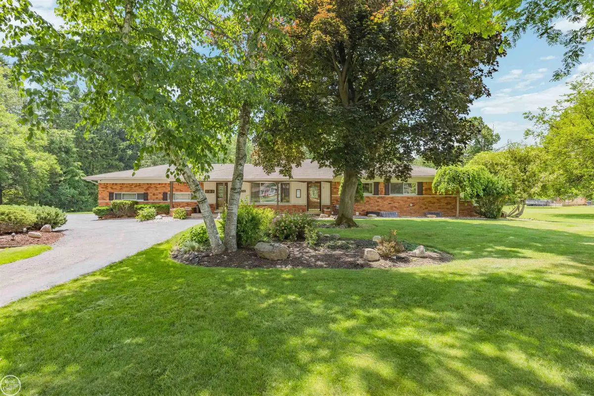 5248 Brookside DR, Shelby, MI 48316 - #1