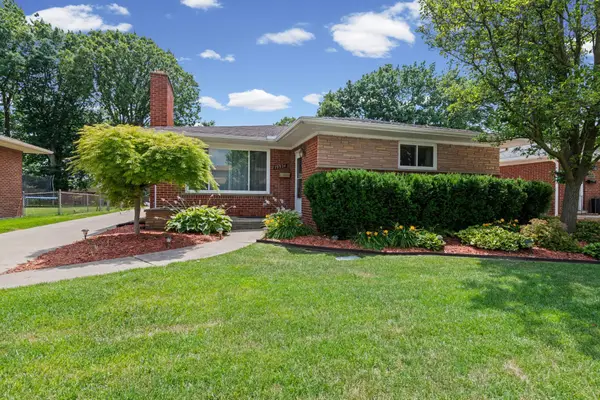 19924 Chalon ST, StClairShores, MI 48080