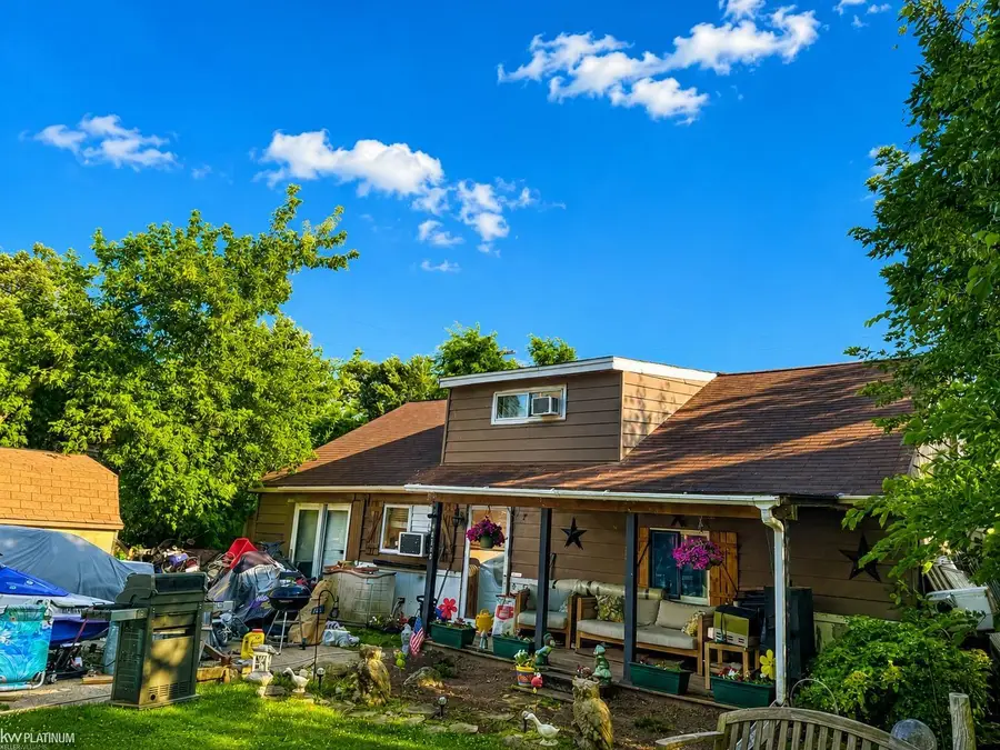 26148 Lamour ST, Harrison Township, MI 48045 - #2
