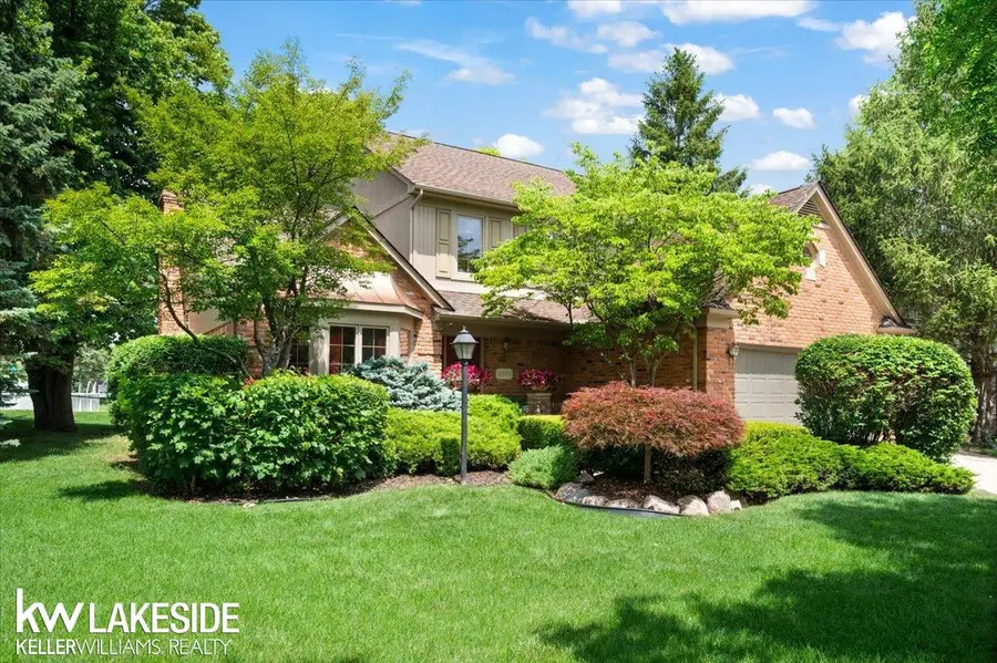 16965 Huntington Woods DR, Macomb, MI 48042 - #3