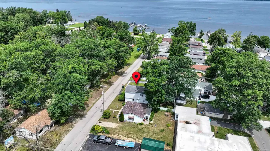 104 Jefferson AVE, Houghton Lake, MI 48629 - #2