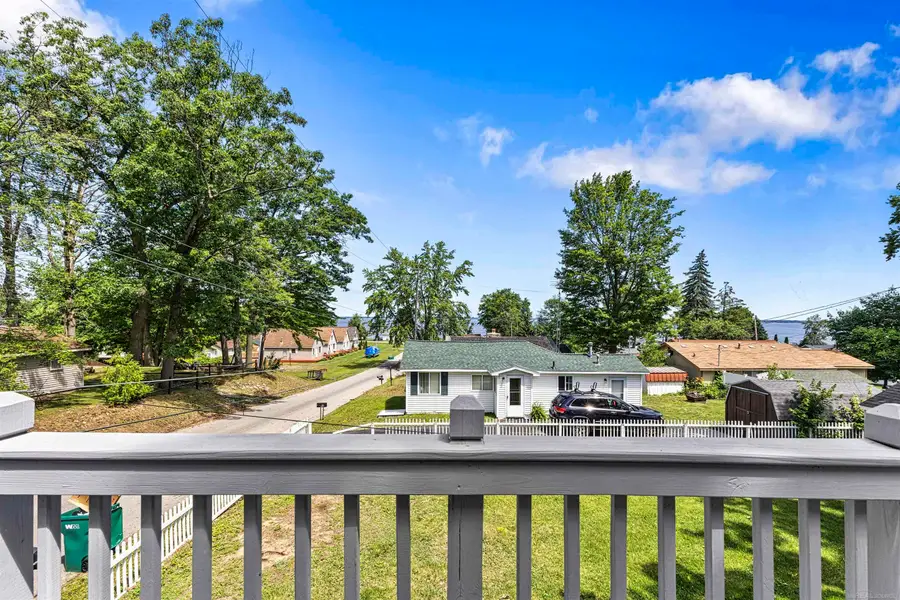 104 Jefferson AVE, Houghton Lake, MI 48629 - #3
