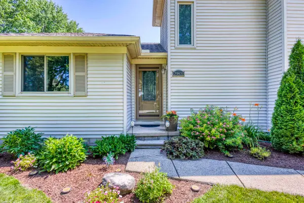 29831 Forton RD, NewBaltimore, MI 48047
