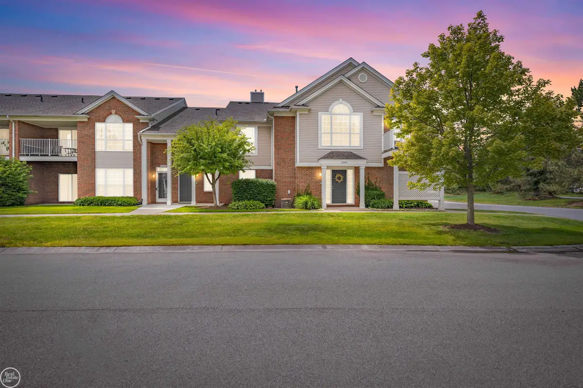 16354 Chatham DR, Macomb, MI 48044 - #1