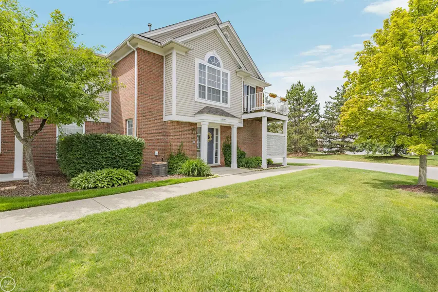 16354 Chatham DR, Macomb, MI 48044 - #2