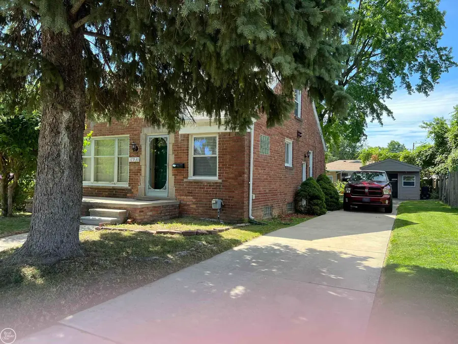 17930 Biehl ST, Roseville, MI 48066 - #2