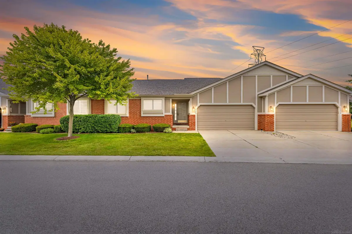 42284 Aspen CT, Clinton, MI 48038 - #1