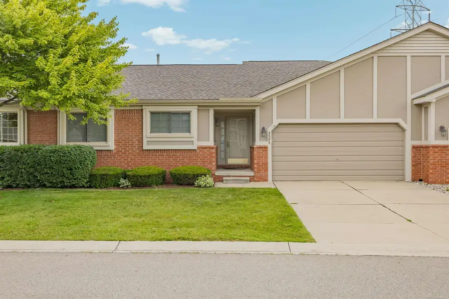 42284 Aspen CT, Clinton, MI 48038 - #2