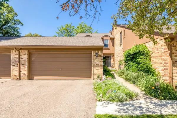 1832 Burning Bush CT, RochesterHills, MI 48309