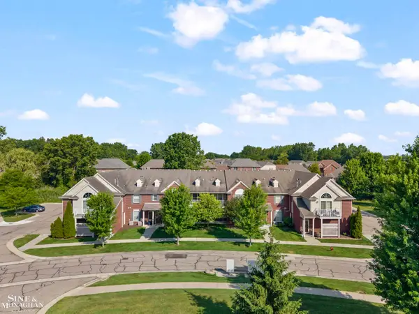 29981 Fox Run CIR, Warren, MI 48092