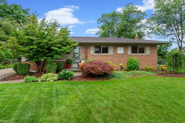 41563 Cimarron ST, ClintonTownship, MI 48038