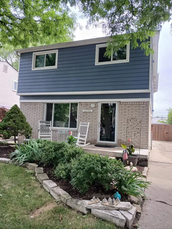 22700 Grove ST, StClairShores, MI 48080