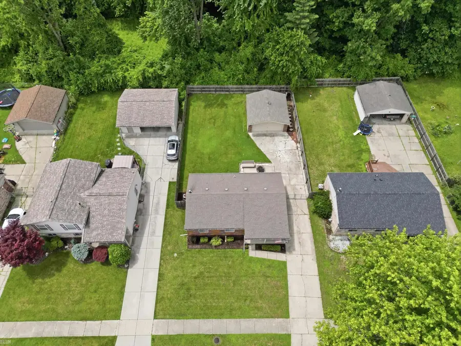 41605 Clayton ST, Clinton, MI 48038 - #3