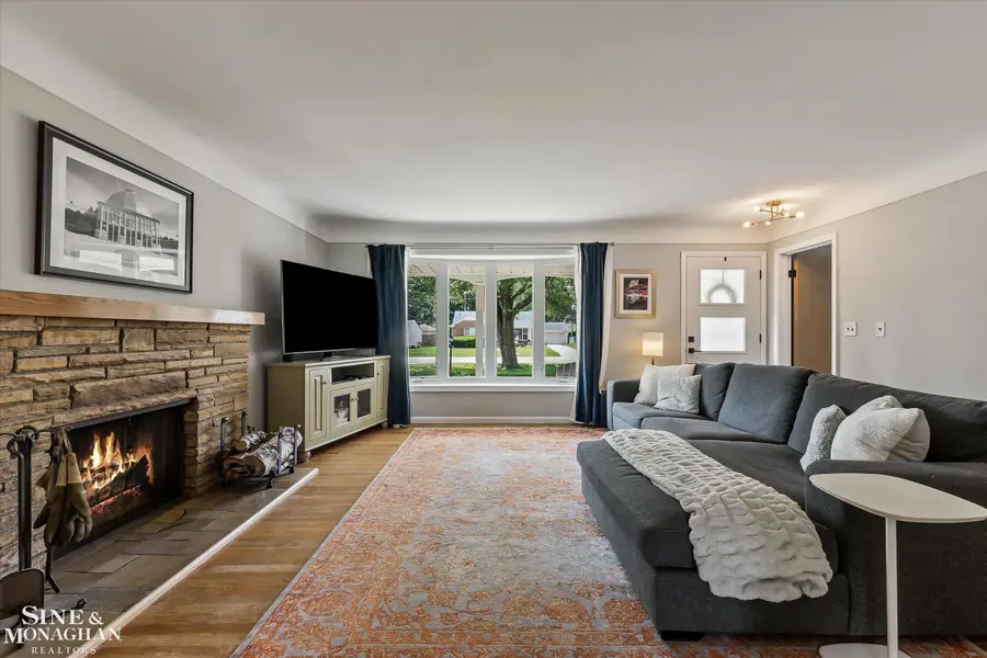 16146 Beverly RD, Beverly Hills, MI 48025 - #2
