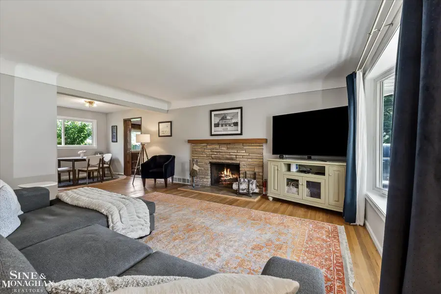 16146 Beverly RD, Beverly Hills, MI 48025 - #3