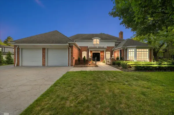 161 Lothrop RD, GrossePointeFarms, MI 48236