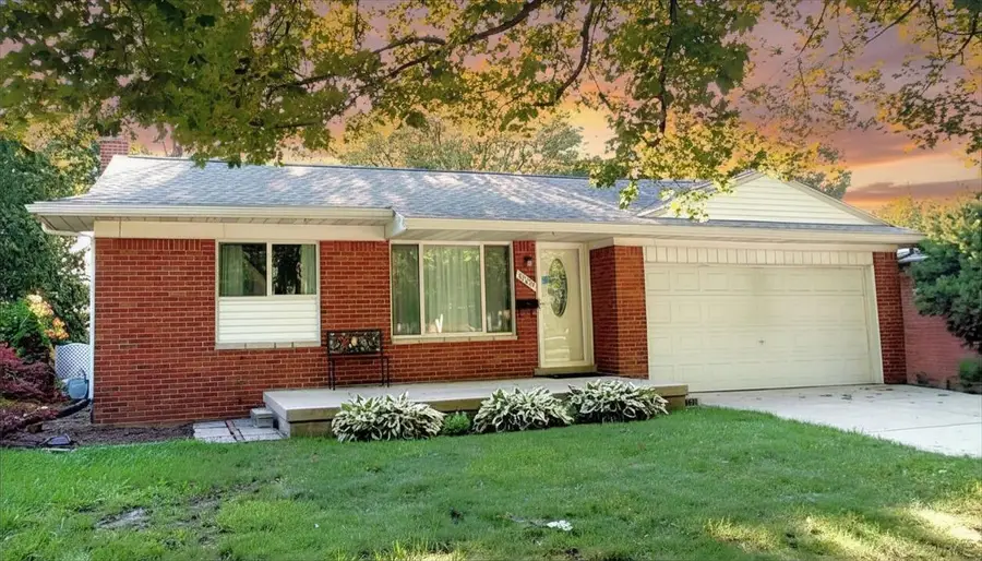 36631 Ledgestone ST, Clinton Township, MI 48035 - #2
