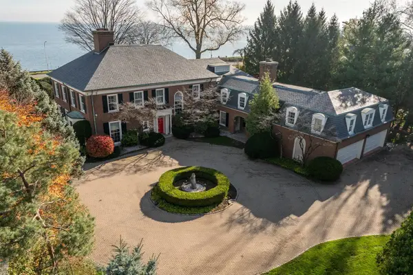 105 Lake Shore RD, GrossePointeFarms, MI 48236