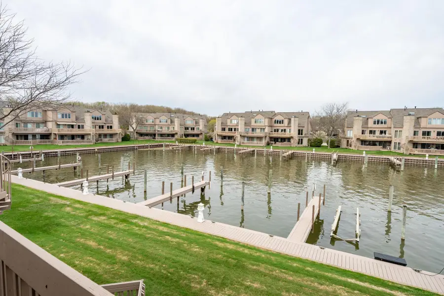 26230 Harbour Pointe DR, Harrison Township, MI 48045 - #3