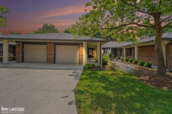 983 Wexford WAY, RochesterHills, MI 48307