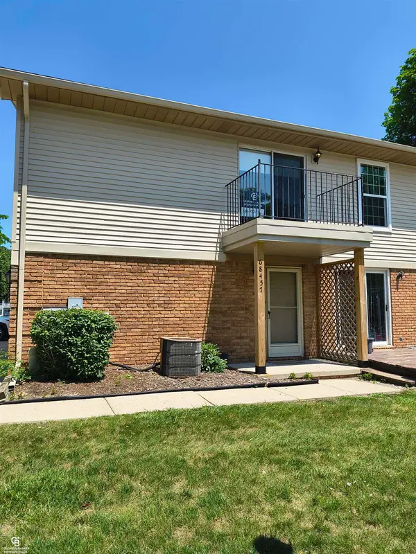 68457 Rosewood LN, Richmond, MI 48062