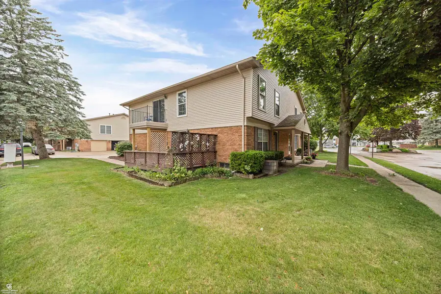 68457 Rosewood LN, Richmond, MI 48062 - #2