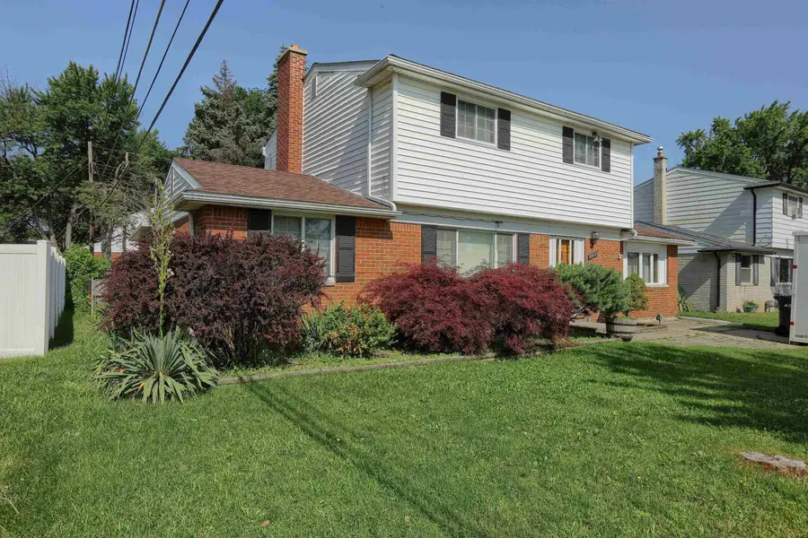 39533 Spalding, Sterling Heights, MI 48313 - #2