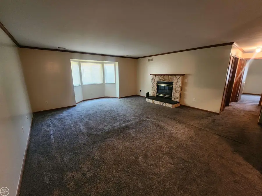30522 Oakridge Manor, Roseville, MI 48066 - #2