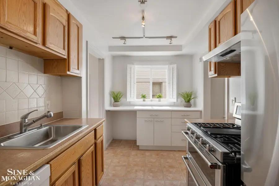 418 Hillcrest AVE, Grosse Pointe Farms, MI 48236 - #3